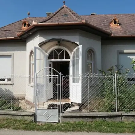 Csok, Mama Villa Balatonfüred